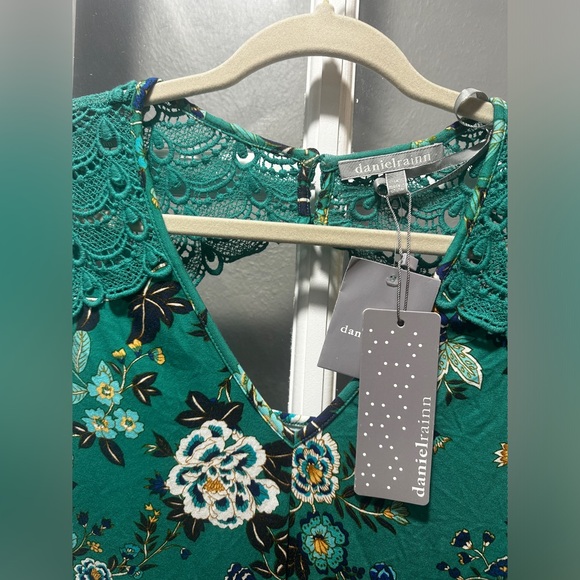 NWT Daniel Rainn Teal Floral Lace Top - Picture 4 of 8